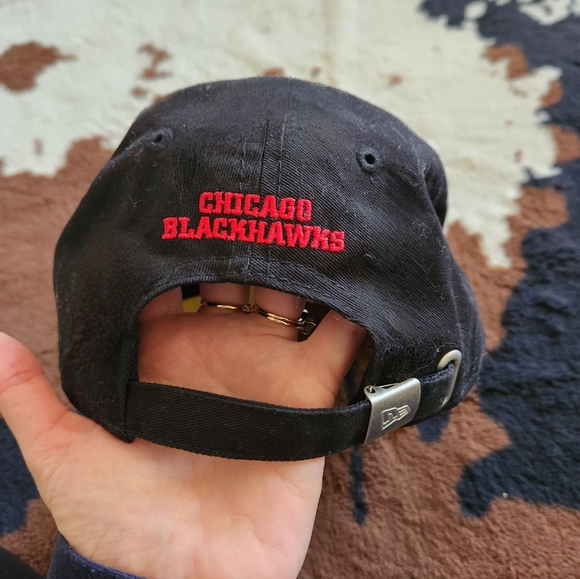 New Era womens Blackhawks hat - Picture 4 of 6